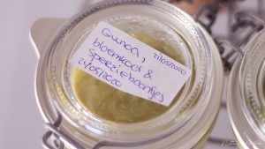 Babyhapje quinoa bloemkool sperzieboontjes