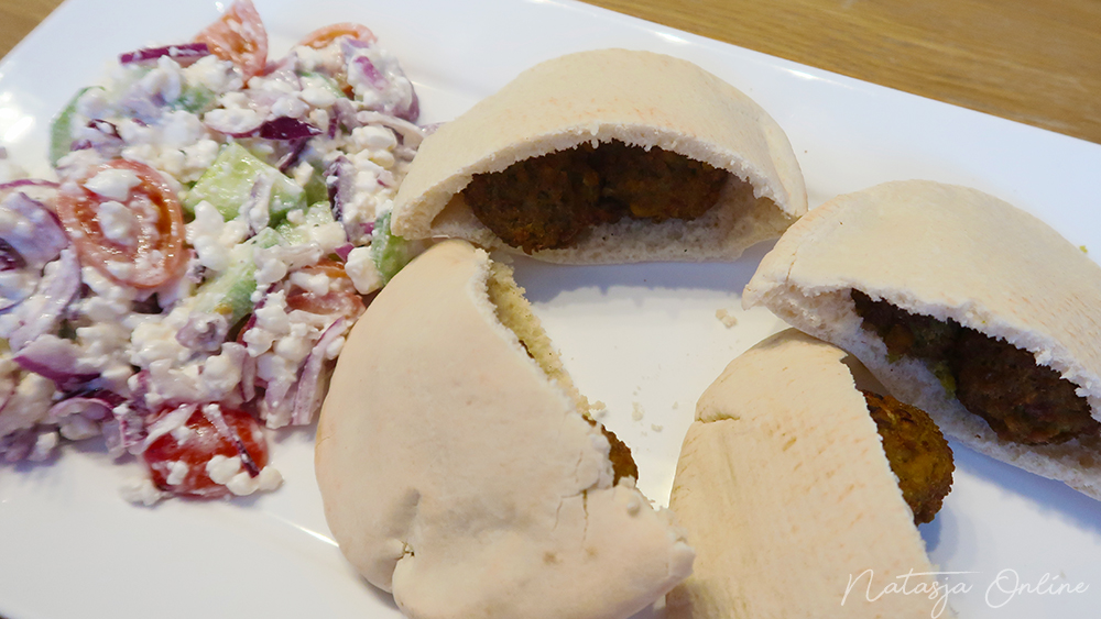 recept pita falafel met huttenkase salade